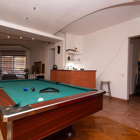 Shared Retro Vintage Luxury Apartment Bukarest Exterior foto