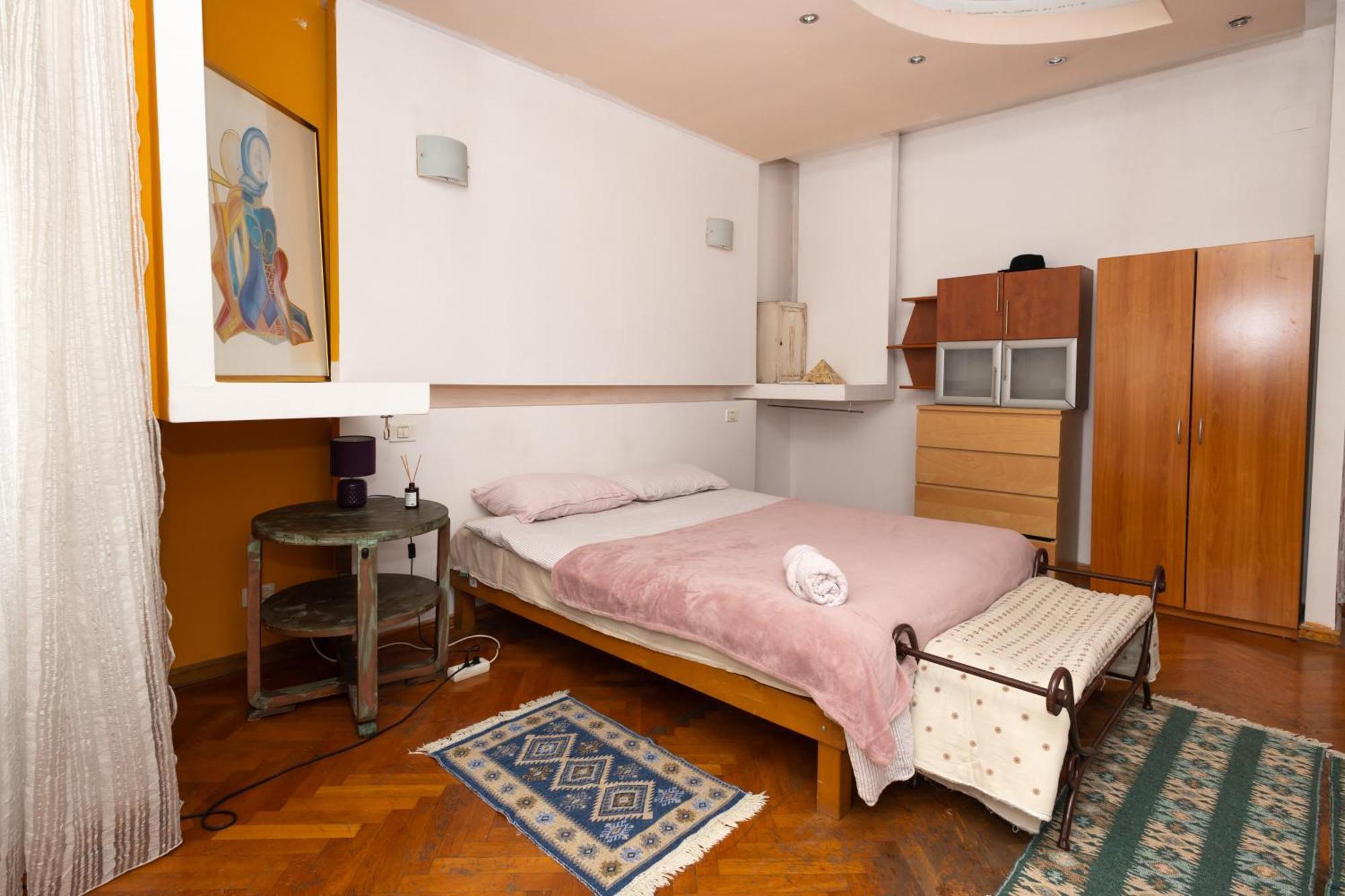 Shared Retro Vintage Luxury Apartment Bukarest Exterior foto