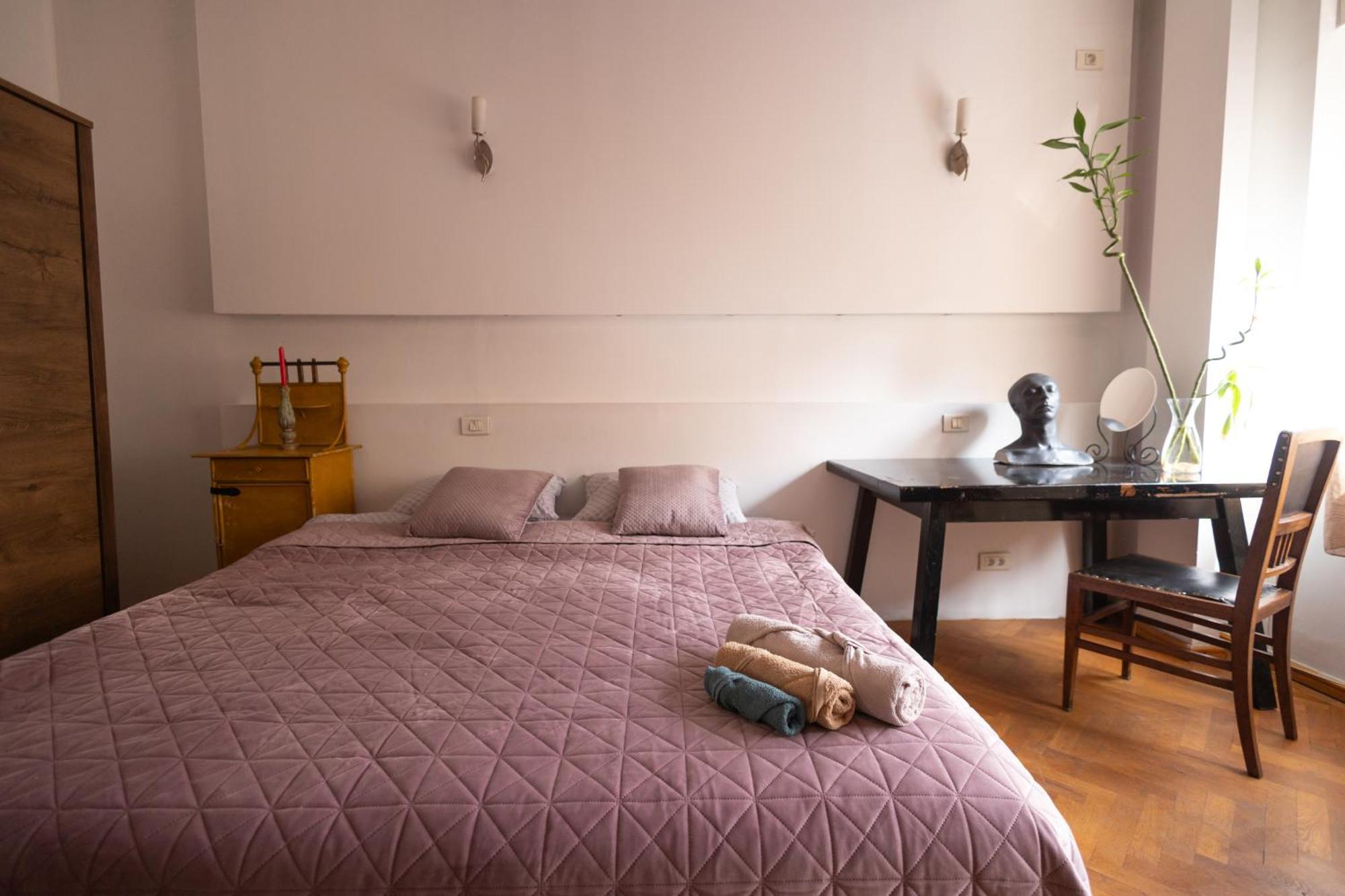 Shared Retro Vintage Luxury Apartment Bukarest Exterior foto