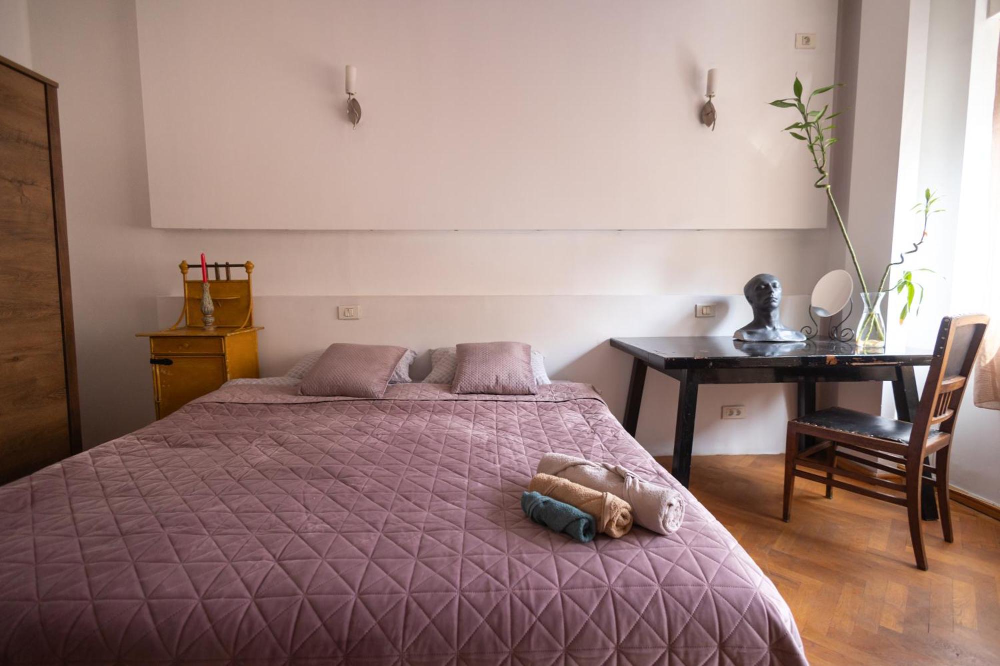 Shared Retro Vintage Luxury Apartment Bukarest Exterior foto